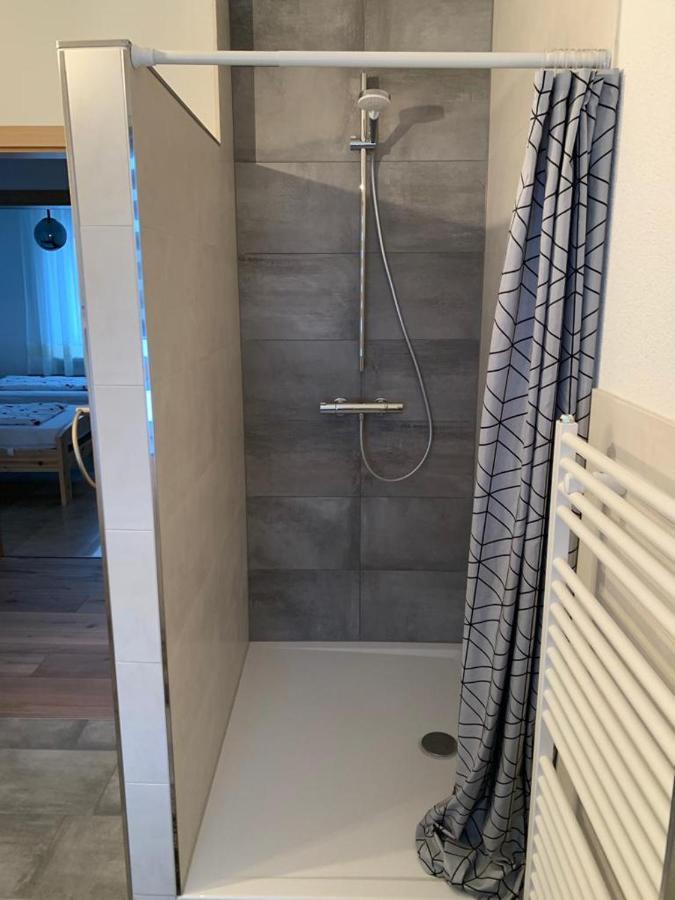Grenznahe Ferienwohnung Mit 4 Schlafzimmern 格伦扎克·威伦 外观 照片